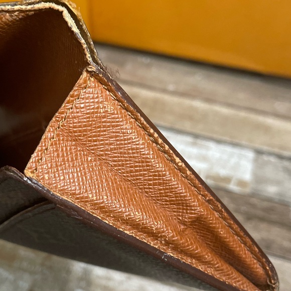 Louis Vuitton Wallet - Picture 11 of 13